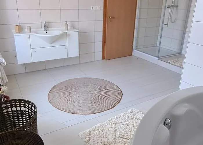 Apartamento Stilvolle Free Parking, Space, Wlan Niestetal